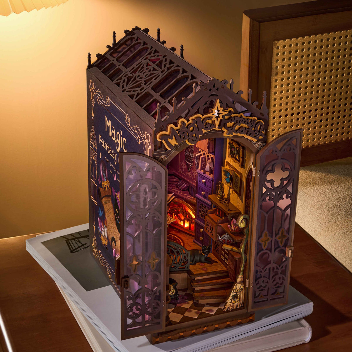 Rolife Magic Fantasy Corner DIY-Bücherregaleinsatz